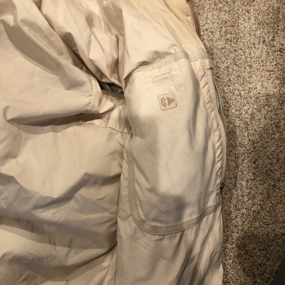 49ers fans….  GOLD The North Face puffer jacket. PLUS FREE SHIPPING - Picture 5 of 5